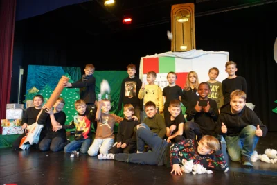 Foto des Albums: Traditionelle Weihnachtsfeier der Grundschule Ellenberg begeisterte Groß und Klein
