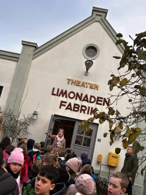 Foto des Albums: Theaterfahrt Limonadenfabrik