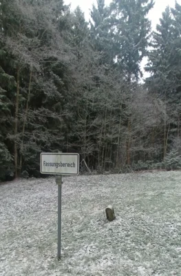 Prackenbach braucht ein Wasserschutzgebiet um den Fassungsbereich der Quellen, um die Eigenversorgung im Prackenbacher Hochbeh&auml;lter aufrecht erhalten zu k&ouml;nnen. Bisher h&auml;tten die Gespr&auml;che mit den derzeitigen Grundst&uuml;ckseigent&uuml;mern jedoch kein Ergebnis gebracht, wie B&uuml;rgermeister Andreas Eckl auf der B&uuml;rgerversammlung erkl&auml;rte.  (Bild vergr&ouml;&szlig;ern)