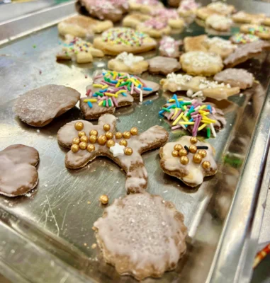 Foto des Albums: Kids aus dem Soldiner Kiez beim Weihnachtsbacken