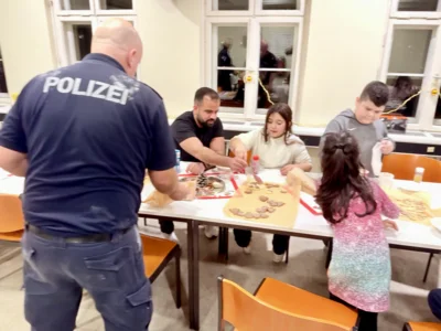 Foto des Albums: Kids aus dem Soldiner Kiez beim Weihnachtsbacken