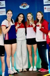 Vorschaubild: Gold über 4x50m Lagen weiblich (Pia Helli Henning, Masniari Wolf, Nele Michalk, Christina Lehr (v.l.n.r.), Foto: S. Sonnenschein
