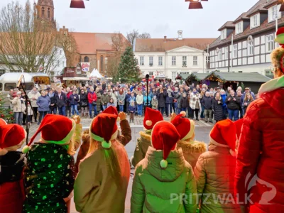 Foto des Albums: Impressionen vom Pritzwalker Weihnachtsmarkt (10.12.2025)