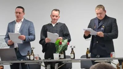Hohes Gericht  (Bild vergr&ouml;&szlig;ern)
