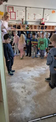 Wer macht solche Fu&szlig;spuren?  (Bild vergr&ouml;&szlig;ern)