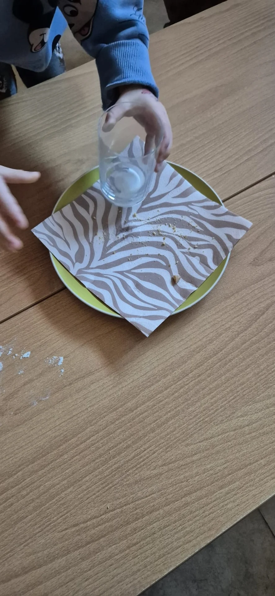 Bild: Kekse und Milch sind auch aufgegessen