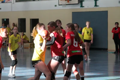 Foto des Albums: Starker Auftritt nach nervösem Start: Oschatzer C-Mädels schlagen Weißeritztal deutlich