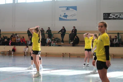Foto des Albums: Starker Auftritt nach nervösem Start: Oschatzer C-Mädels schlagen Weißeritztal deutlich