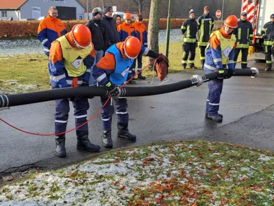 Vorschaubild: Kuppeln der A-Saugschläuche