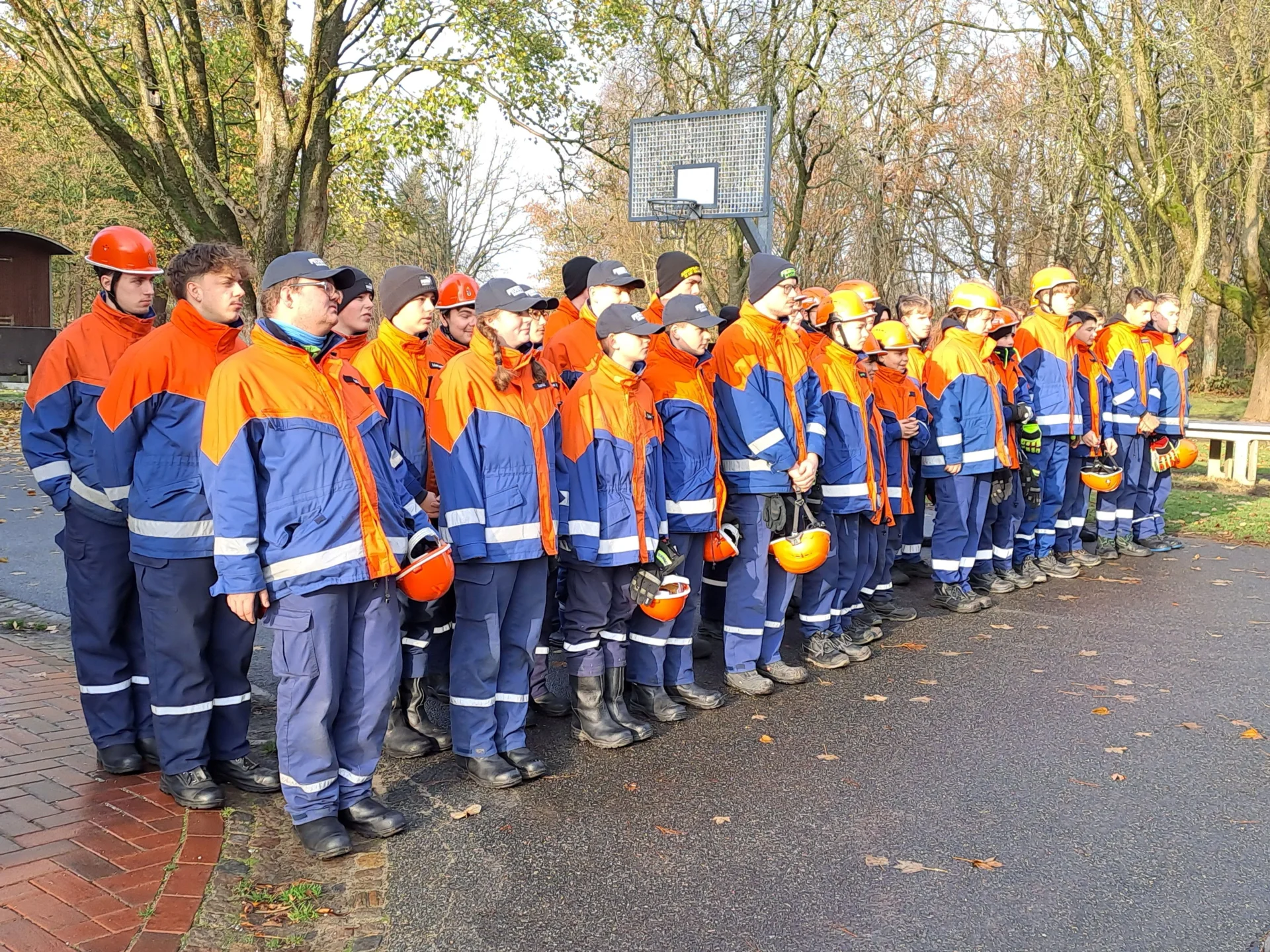 Bild: Antreten der Jugendfeuerwehren