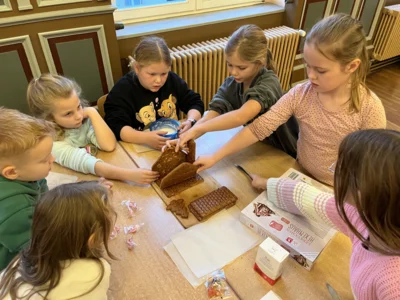 Foto des Albums: Projekt Lebkuchenhaus Klasse 3a 12/25