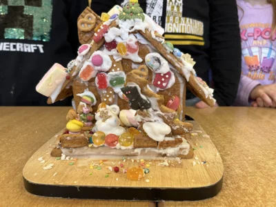 Foto des Albums: Projekt Lebkuchenhaus Klasse 3a 12/25