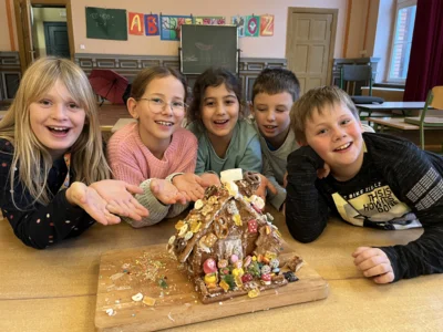 Foto des Albums: Projekt Lebkuchenhaus Klasse 3a 12/25