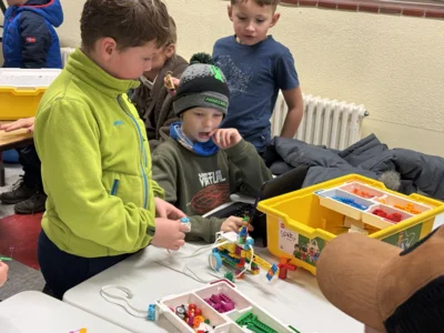 Lego-Robotics-Pr&auml;sentation  (Bild vergr&ouml;&szlig;ern)