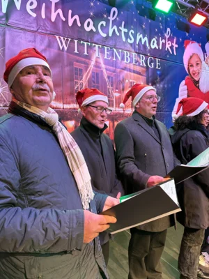 Foto des Albums: Weihnachtsmarkt und Weihnachtssingen 2025 I Fotos: Marius Göttsching,, Martin Ferch