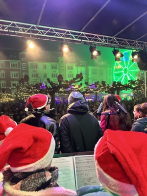 Foto des Albums: Weihnachtsmarkt und Weihnachtssingen 2025 I Fotos: Marius Göttsching,, Martin Ferch