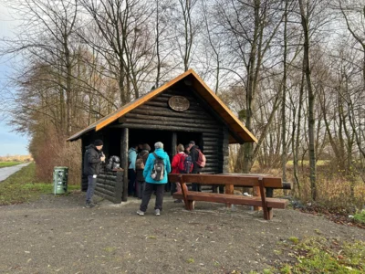 Die H&uuml;tte  (Bild vergr&ouml;&szlig;ern)