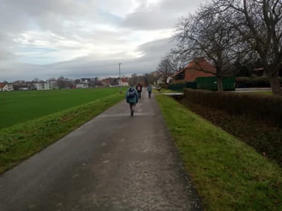 R&uuml;ckweg, Barsinghausen in Sichtweite.  (Bild vergr&ouml;&szlig;ern)