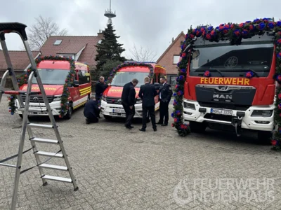 Auch die anderen Wehr schm&uuml;cken ihr Fahrzeug. 