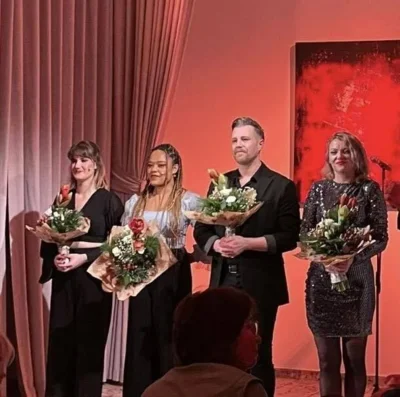Blumenstr&auml;u&szlig;e als Dank  (Bild vergr&ouml;&szlig;ern)