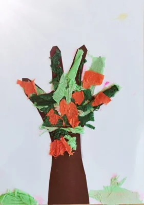 Foto des Albums: Grundschulkinder malen Apfelbilder