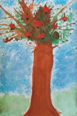 Foto des Albums: Grundschulkinder malen Apfelbilder