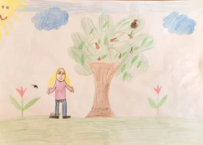 Foto des Albums: Grundschulkinder malen Apfelbilder