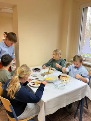 Foto des Albums: Weihnachtsessen und Benimmkurs