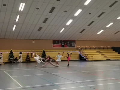 Foto des Albums: Weihnachtsschaulaufen 2025 (13.12.2025)