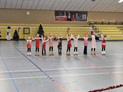 Foto des Albums: Weihnachtsschaulaufen 2025 (13.12.2025)