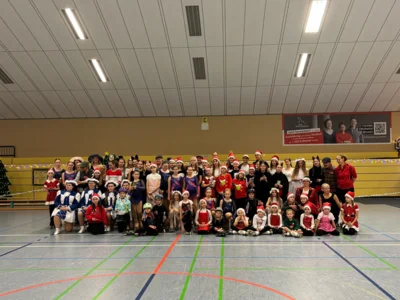 Foto des Albums: Weihnachtsschaulaufen 2025 (13.12.2025)