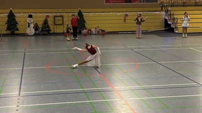 Foto des Albums: Weihnachtsschaulaufen 2025 (13.12.2025)