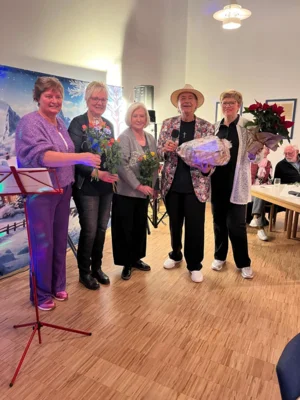 V.l.n.r. Angela Heidkamp, Maria Tallen, Renate Peters, Ricky Rickermann und Karola L&uuml;ken  (Bild vergr&ouml;&szlig;ern)