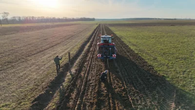 5 dji fly 20251216  Pflanzung-Warnke-Gr&uuml;nland-Rinder 3  (Bild vergr&ouml;&szlig;ern)
