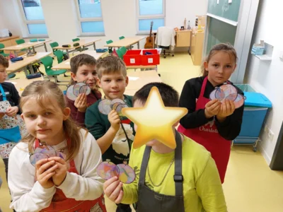 Foto des Albums: Klasse 2 - Weihnachtskugeln nach Wassily Kandinsky