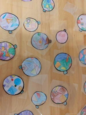 Foto des Albums: Klasse 2 - Weihnachtskugeln nach Wassily Kandinsky