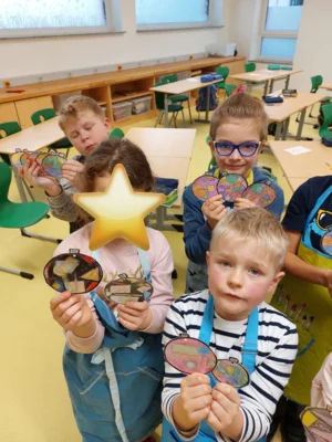 Foto des Albums: Klasse 2 - Weihnachtskugeln nach Wassily Kandinsky