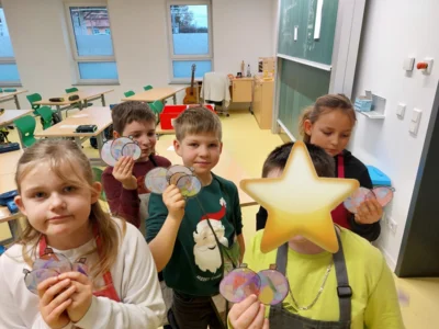 Foto des Albums: Klasse 2 - Weihnachtskugeln nach Wassily Kandinsky