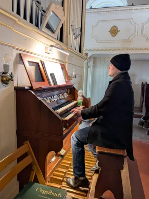 Foto des Albums: Gemeinsames Weihnachtssingen in der Kirche