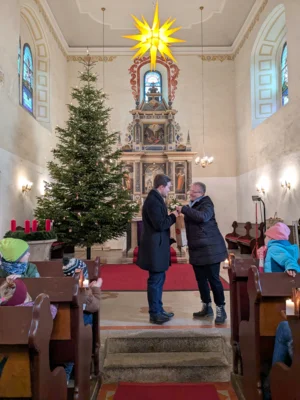 Foto des Albums: Gemeinsames Weihnachtssingen in der Kirche