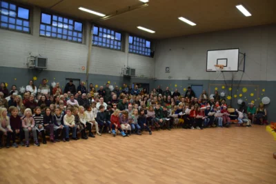 Foto des Albums: Weihnachtsfeier Teil 1