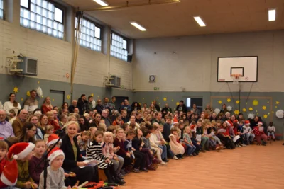 Foto des Albums: Weihnachtsfeier Teil 3