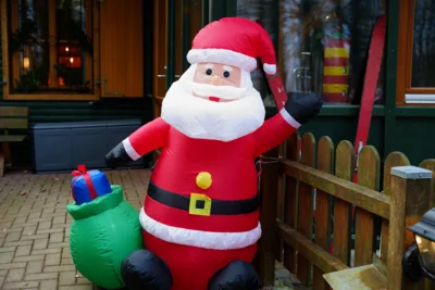 Es ist schon wieder WEIHNACHTEN  (Bild vergr&ouml;&szlig;ern)