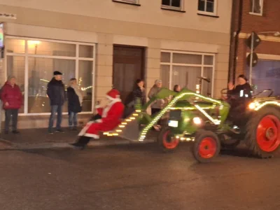 Foto des Albums: 1.Lichterfahrt durch Neukalen am 20.12.2025