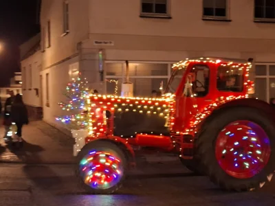 Foto des Albums: 1.Lichterfahrt durch Neukalen am 20.12.2025