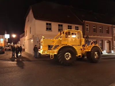 Foto des Albums: 1.Lichterfahrt durch Neukalen am 20.12.2025