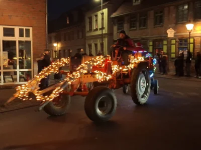 Foto des Albums: 1.Lichterfahrt durch Neukalen am 20.12.2025