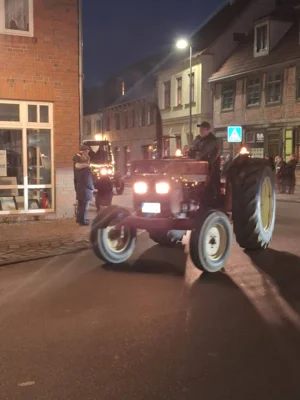 Foto des Albums: 1.Lichterfahrt durch Neukalen am 20.12.2025