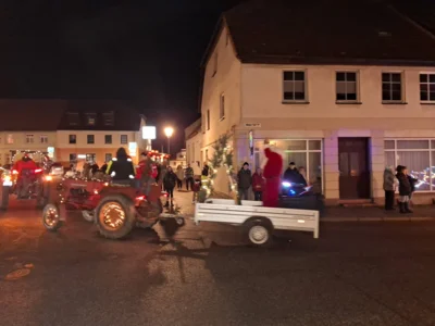Foto des Albums: 1.Lichterfahrt durch Neukalen am 20.12.2025