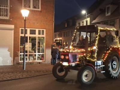 Foto des Albums: 1.Lichterfahrt durch Neukalen am 20.12.2025